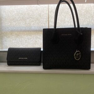 Michael Kors Black Handbag and Wallet Set